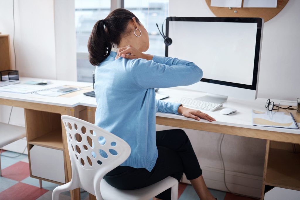 How to Set Up Your Desk to Avoid Neck & Back Pain